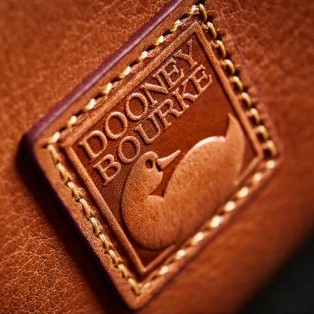 🔥Dooney & Bourke Florentine Clayton In Natural With Gold Hardware, New W/Tags! - Picture 2 of 12